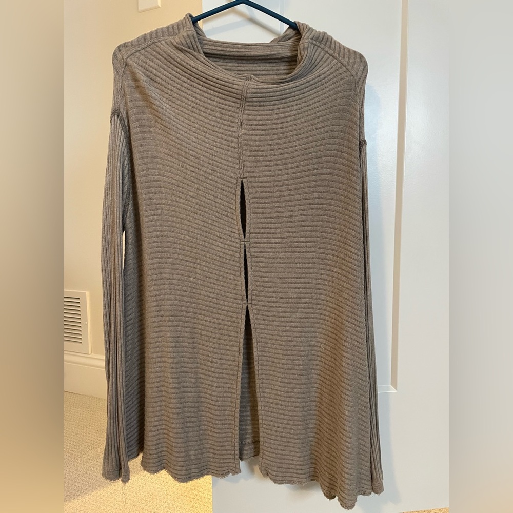 Free People split back tunic top - Picture 3 of 3